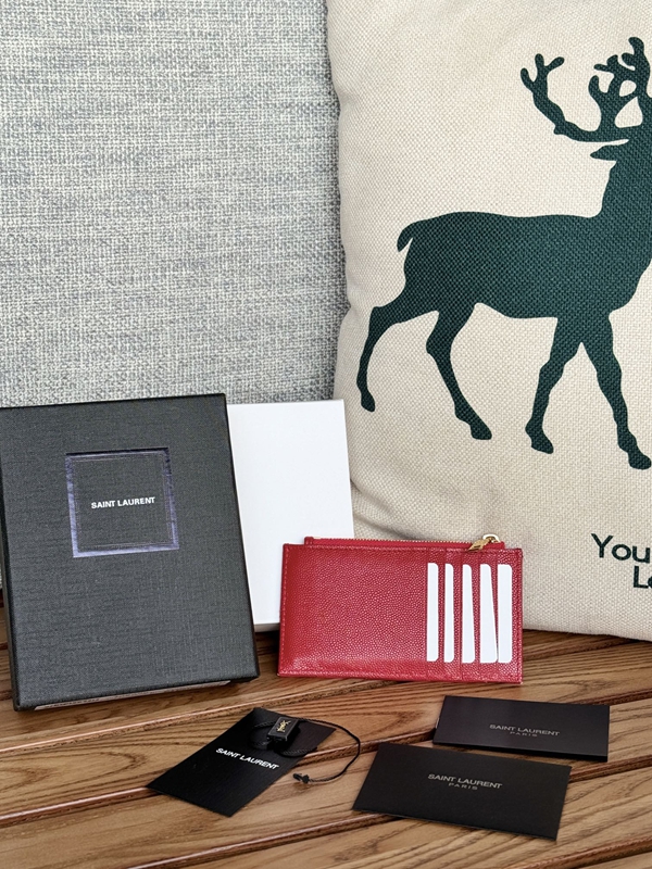 イヴサンローラン財布背面デザイン